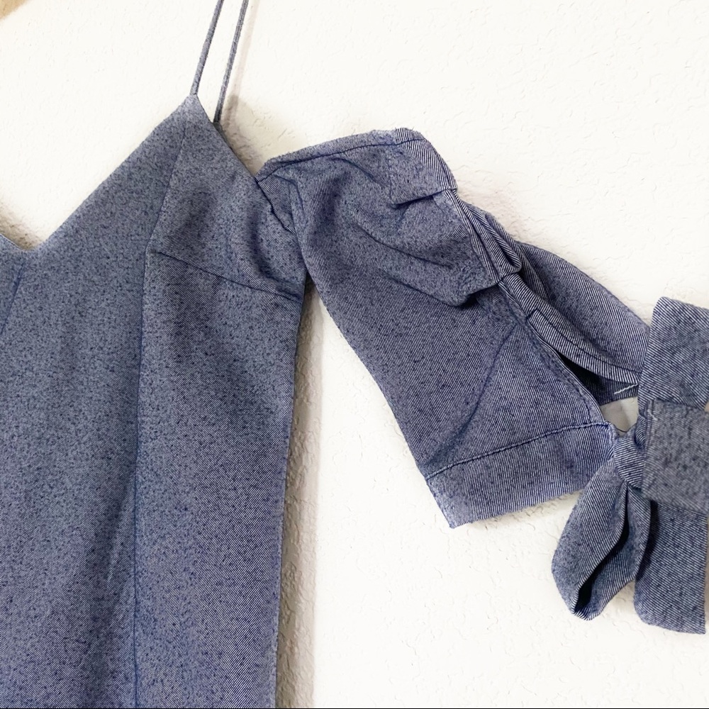 SILENCE + NOISE // UO Chambray Cold Shoulder Top - Picture 3 of 8